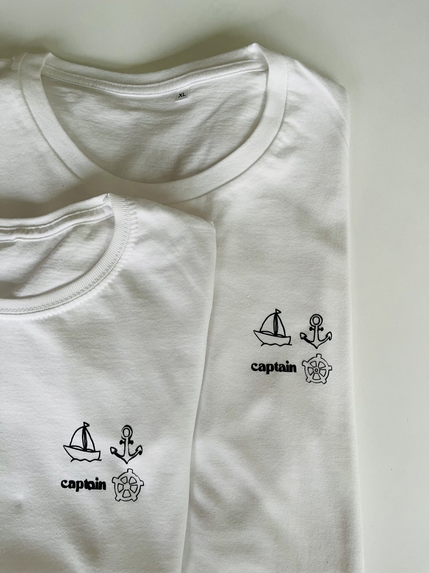 captain - classic T-shirt